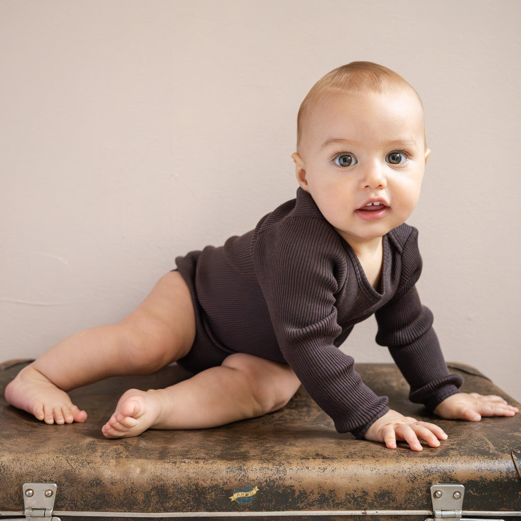 minimalisma Alaska - long-sleeve merino wool body Body Dark Chocolate