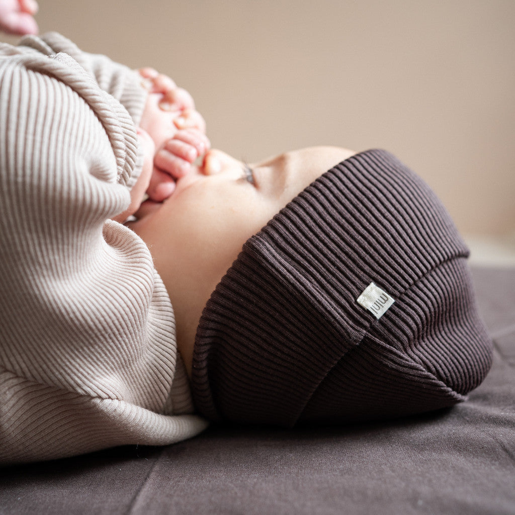minimalisma Andersen - Children's wool beanie Hat / Bonnet Dark Chocolate