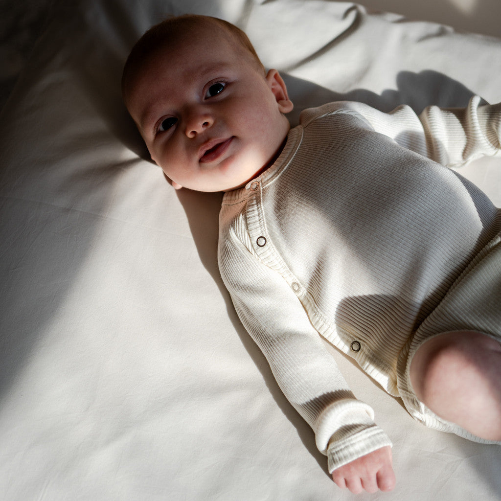 minimalisma Bibi - Baby silk long sleeve wrap bodysuit Body Cream