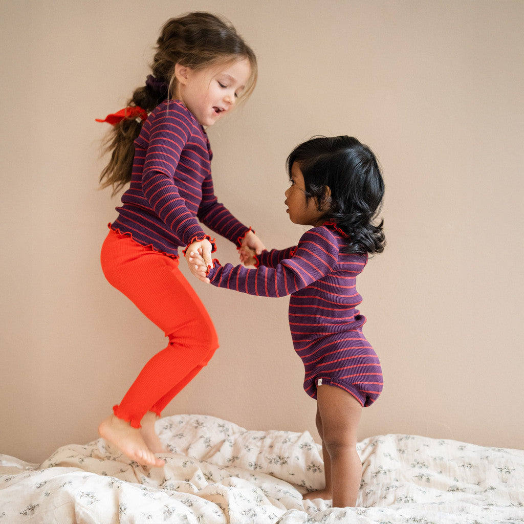 minimalisma Bieber-Frill - Babies & children's silk leggings with frills Leggings / pants for babies and kids Red