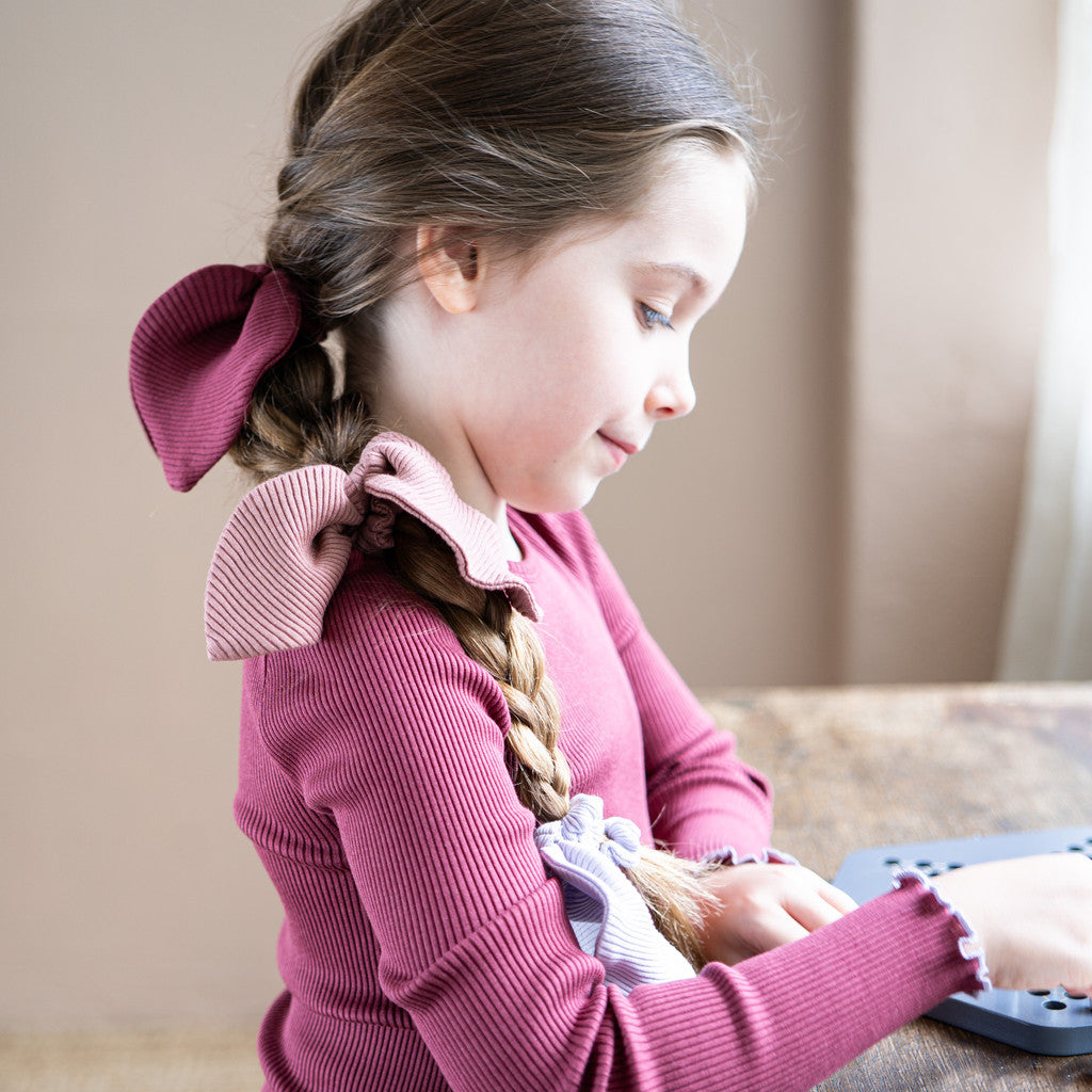minimalisma Bow - Silk hair scrunchy Bib / Hairband / Acc Pomegranate