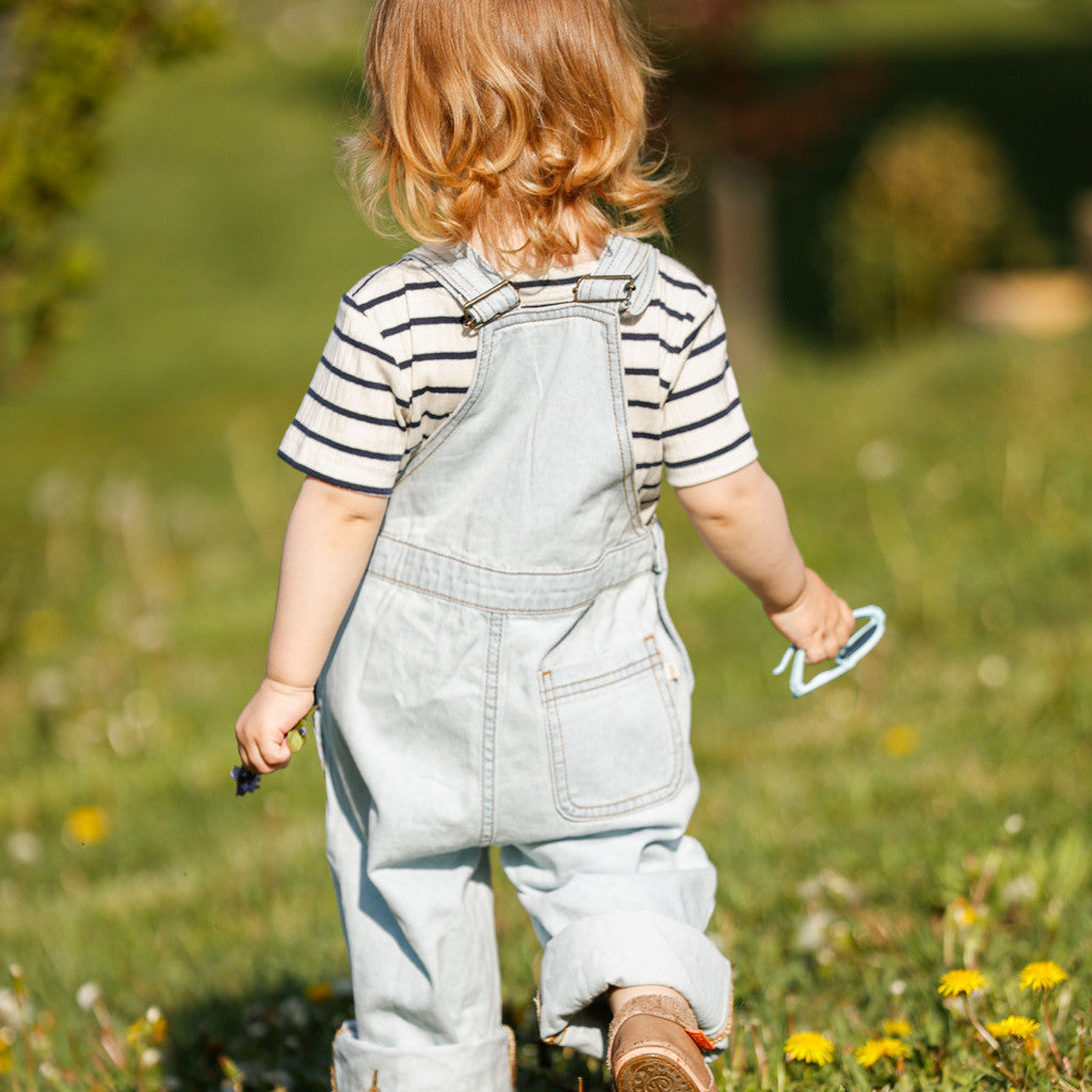 minimalisma Ellis - Baby organic cotton denim strap-pants Leggings / pants for babies Pale Jeans