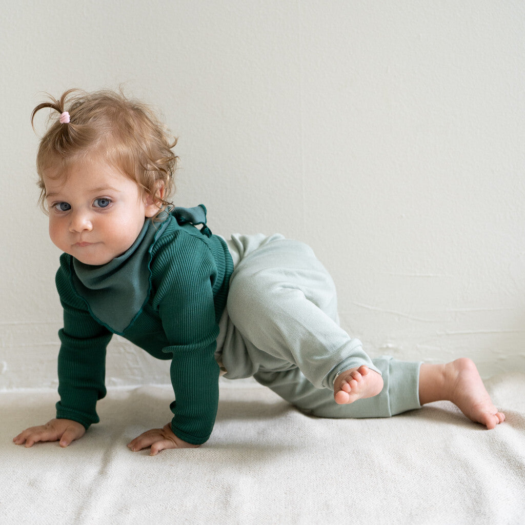 minimalisma Finland Leggings / pants for babies and kids Breeze