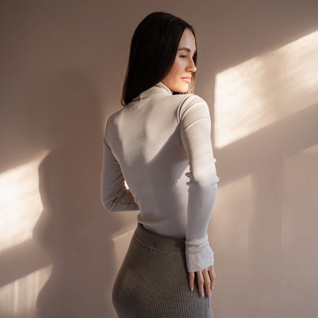minimalisma Gunn - Women's silk long sleeve turtleneck Blouse for women Ecru