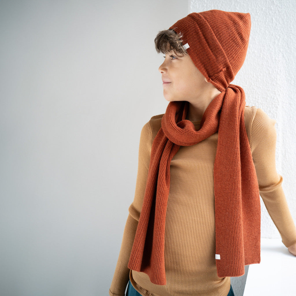 minimalisma Idea Hat / Bonnet Dark Rust
