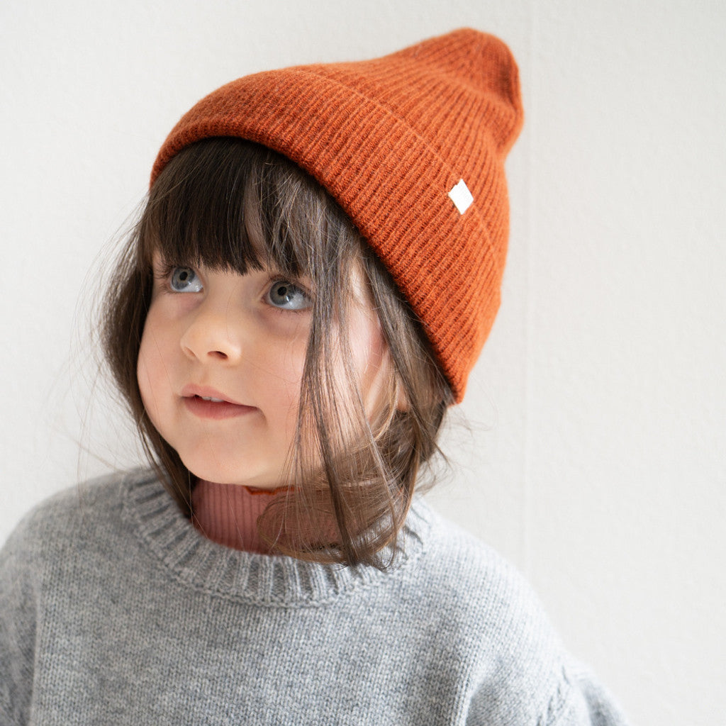 minimalisma Idea Hat / Bonnet Dark Rust
