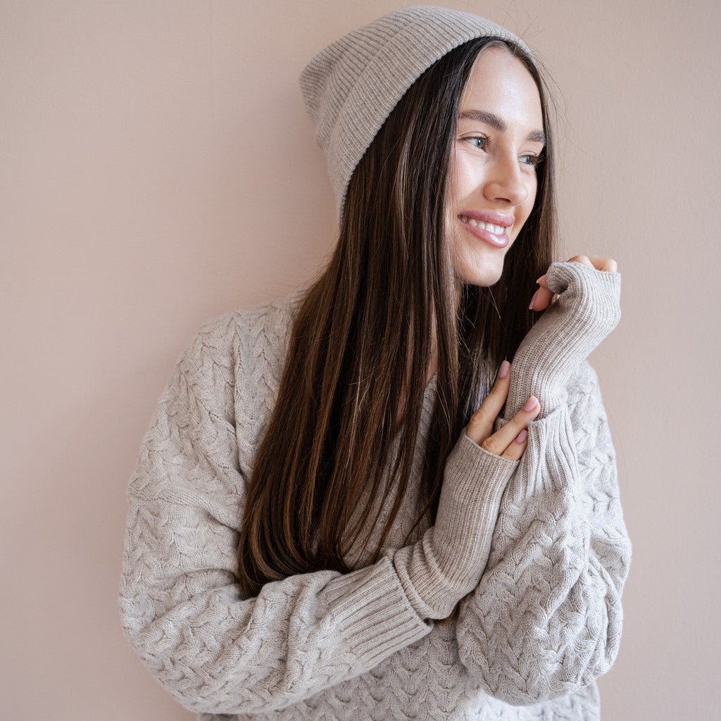 minimalisma Infinity - Women's cashmere/wool hat Hat / Bonnet Ecru Melange