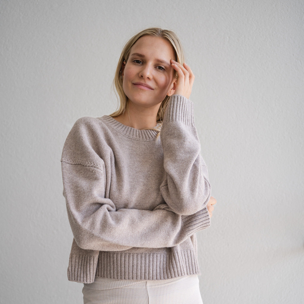 minimalisma Iris - Women's cashmere/wool sweater Blouse for women Cold Haze