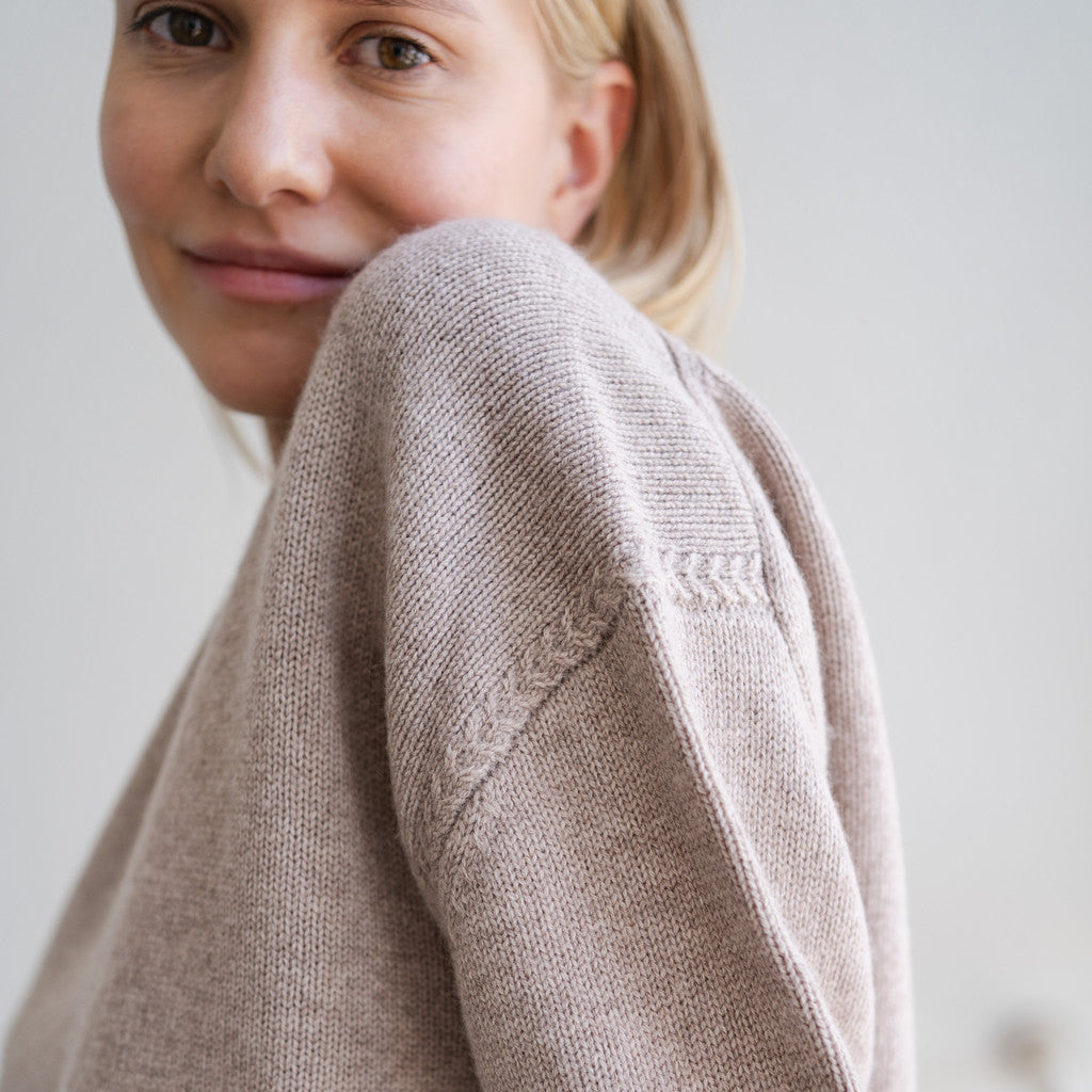 minimalisma Iris - Women's cashmere/wool sweater Blouse for women Cold Haze