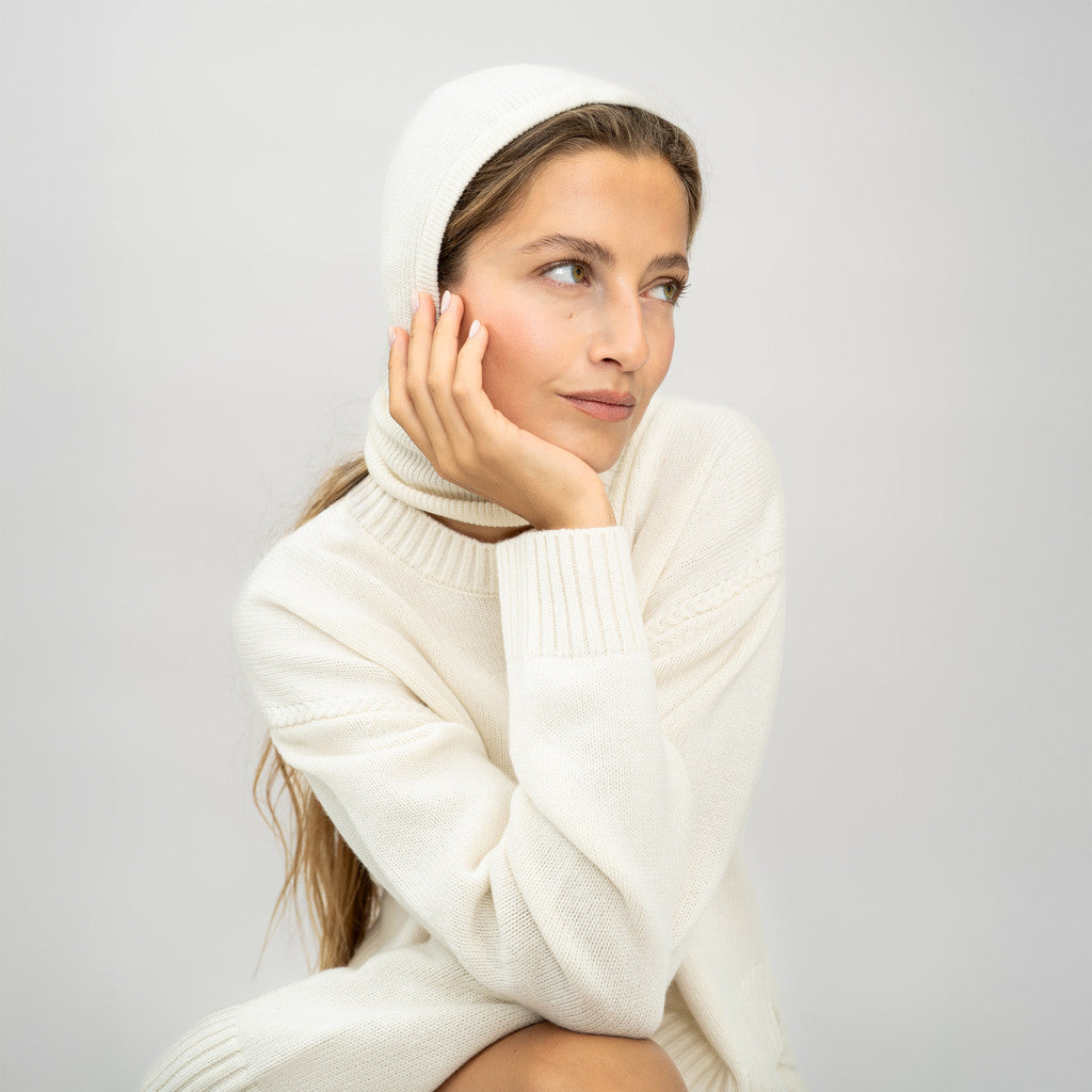 minimalisma Isolde-Z Hat / Bonnet White