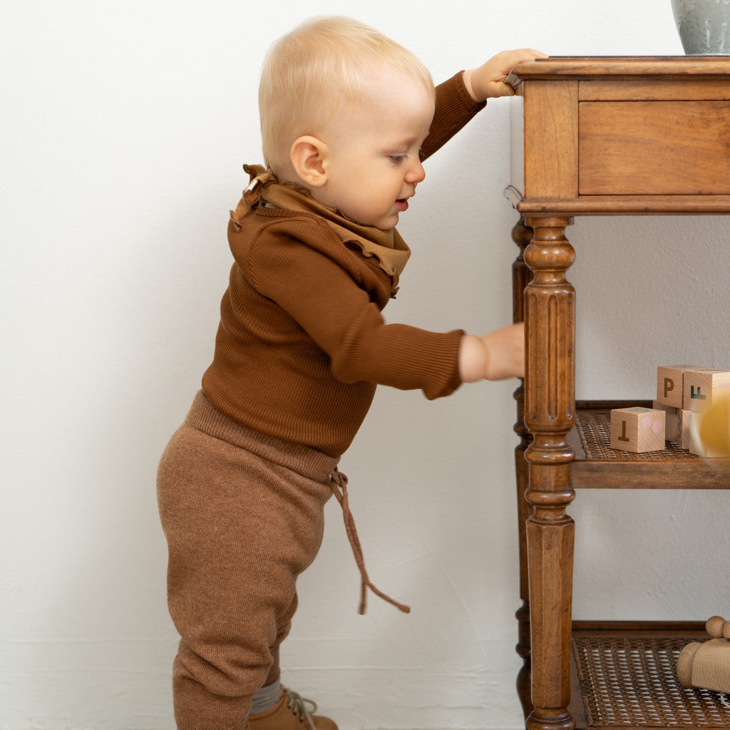 minimalisma Itty Leggings / pants for babies Camel