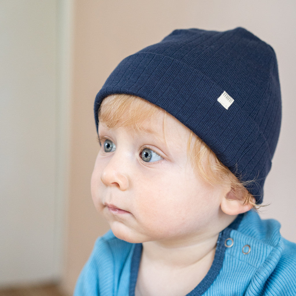 minimalisma Nope Hat / Bonnet Dark Blue