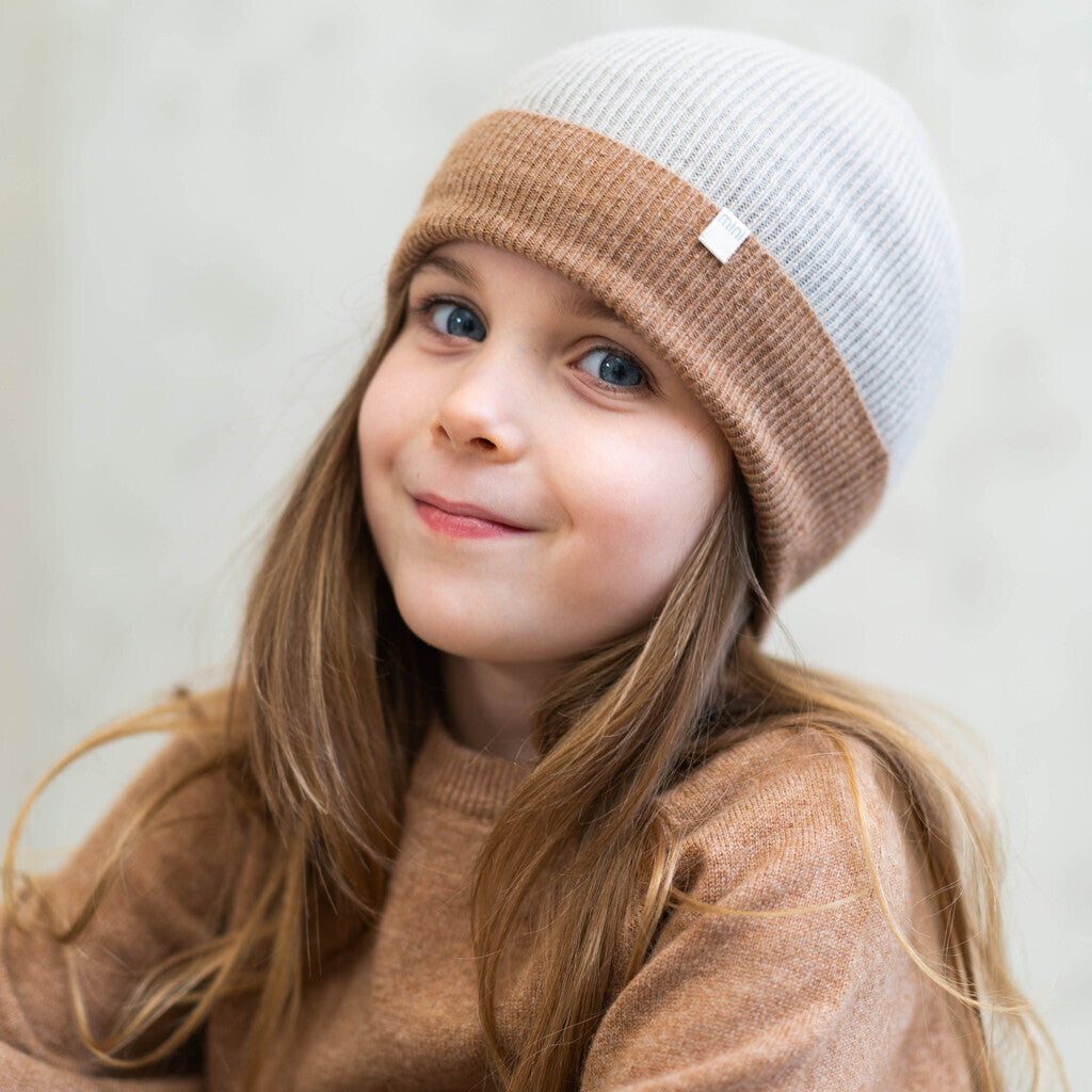 minimalisma Owl Hat / Bonnet Birch with Walnut fold