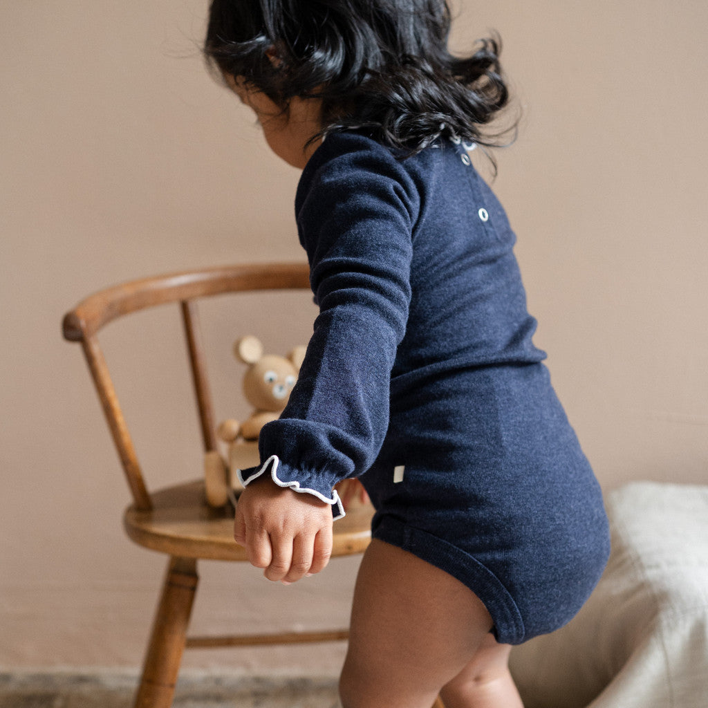 minimalisma Tiara - Baby wool/silk long sleeve collared bodysuit Body Night with White contrast