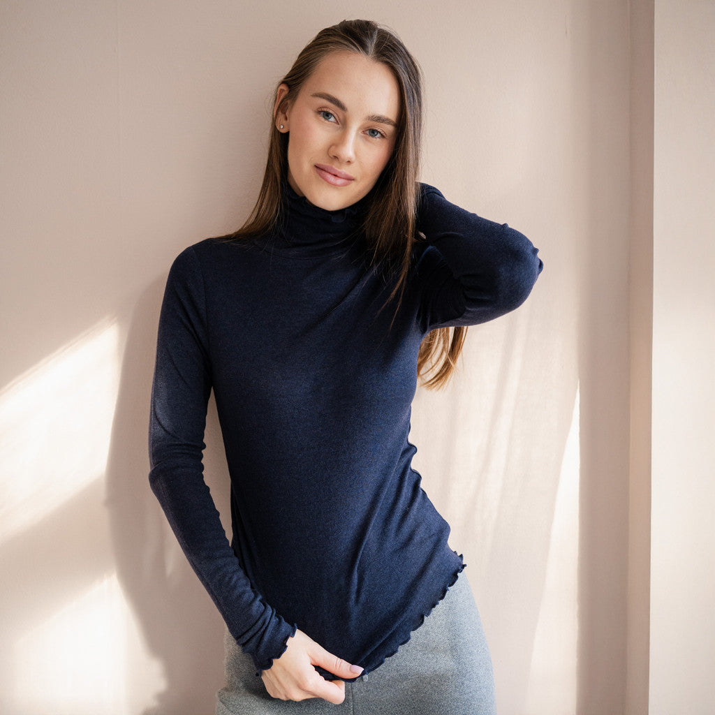 minimalisma Tora - Women's wool/silk loong sleeve turtleneck Blouse for women Night