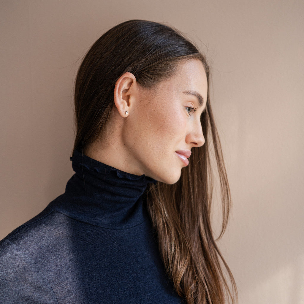 minimalisma Tora - Women's wool/silk loong sleeve turtleneck Blouse for women Night