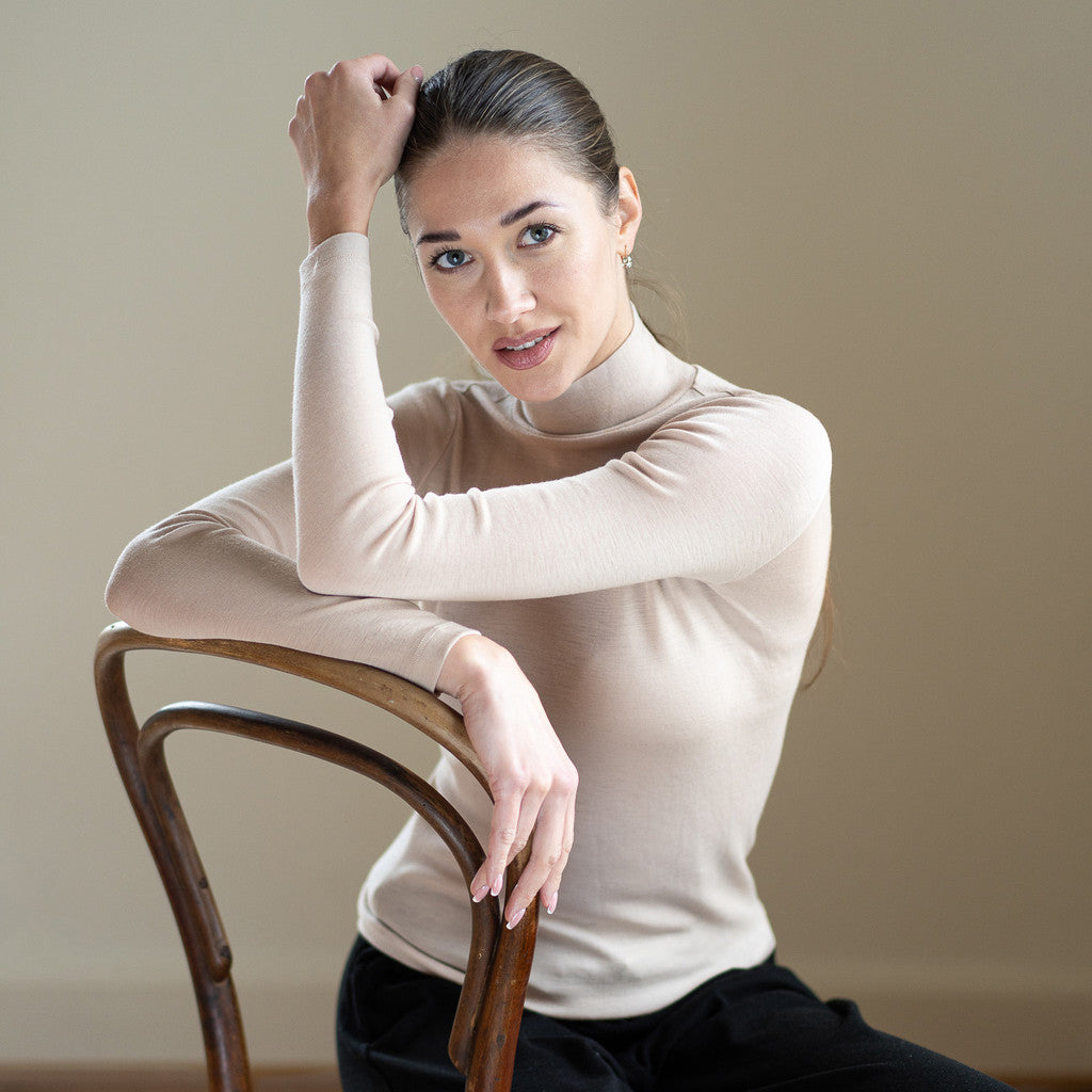 minimalisma Vakrast Blouse for women Beige