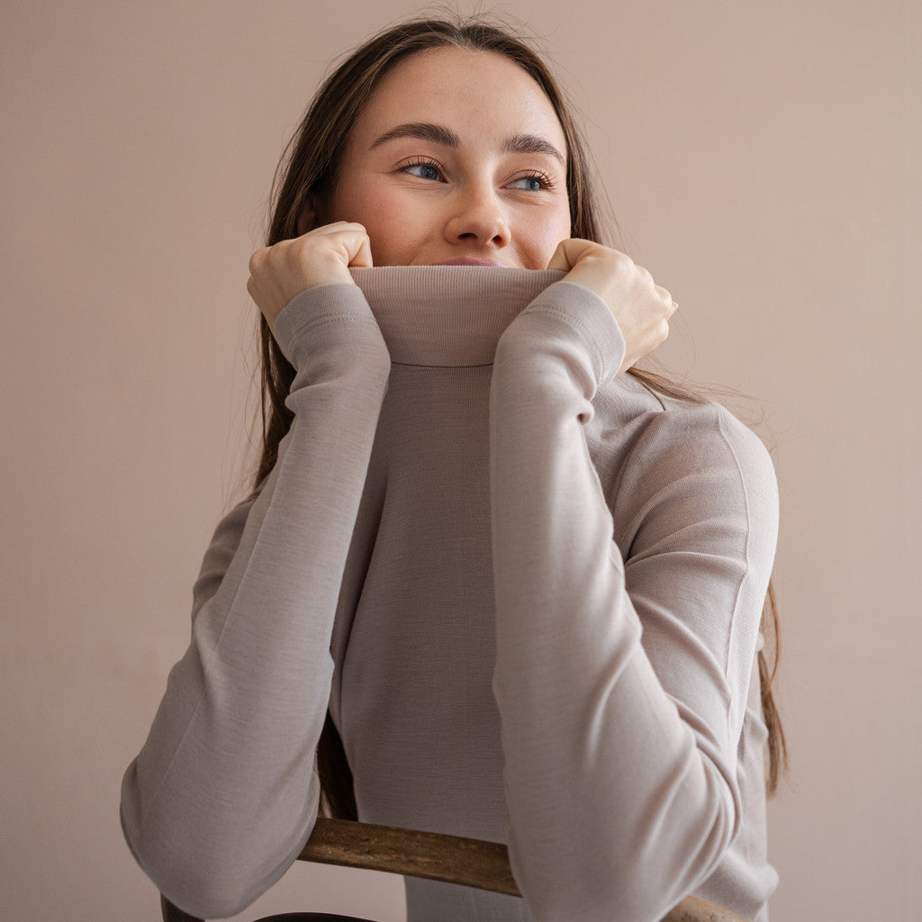 minimalisma Vakrast - Women's wool long sleeve turtleneck Blouse for women Hemp