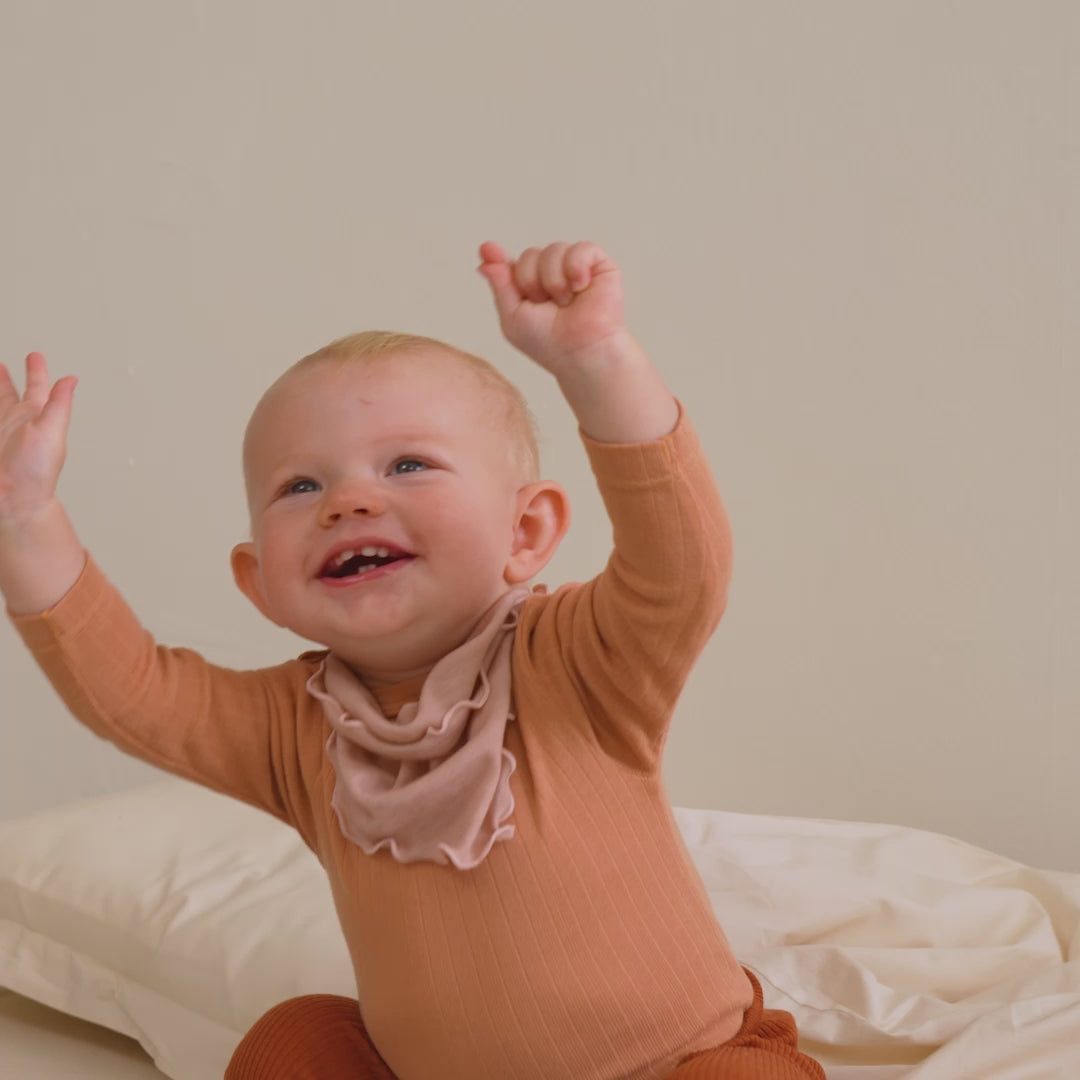 minimalisma Teddy Bib / Hairband / Acc Rose Blush