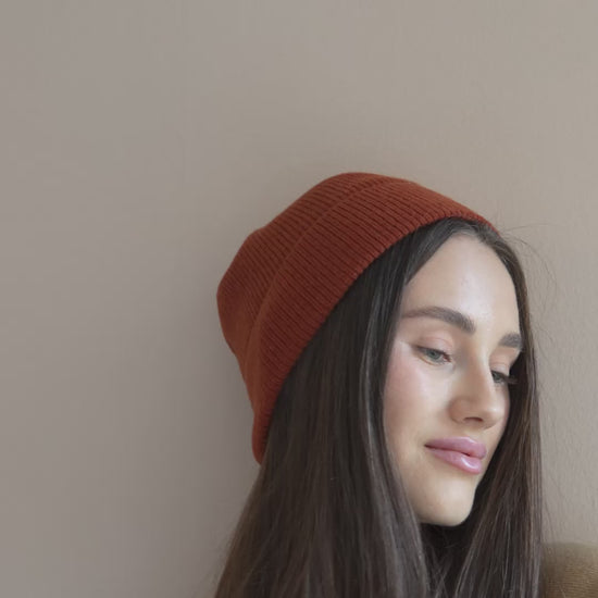 minimalisma Infinity - Women's cashmere/wool hat Hat / Bonnet Dark Rust