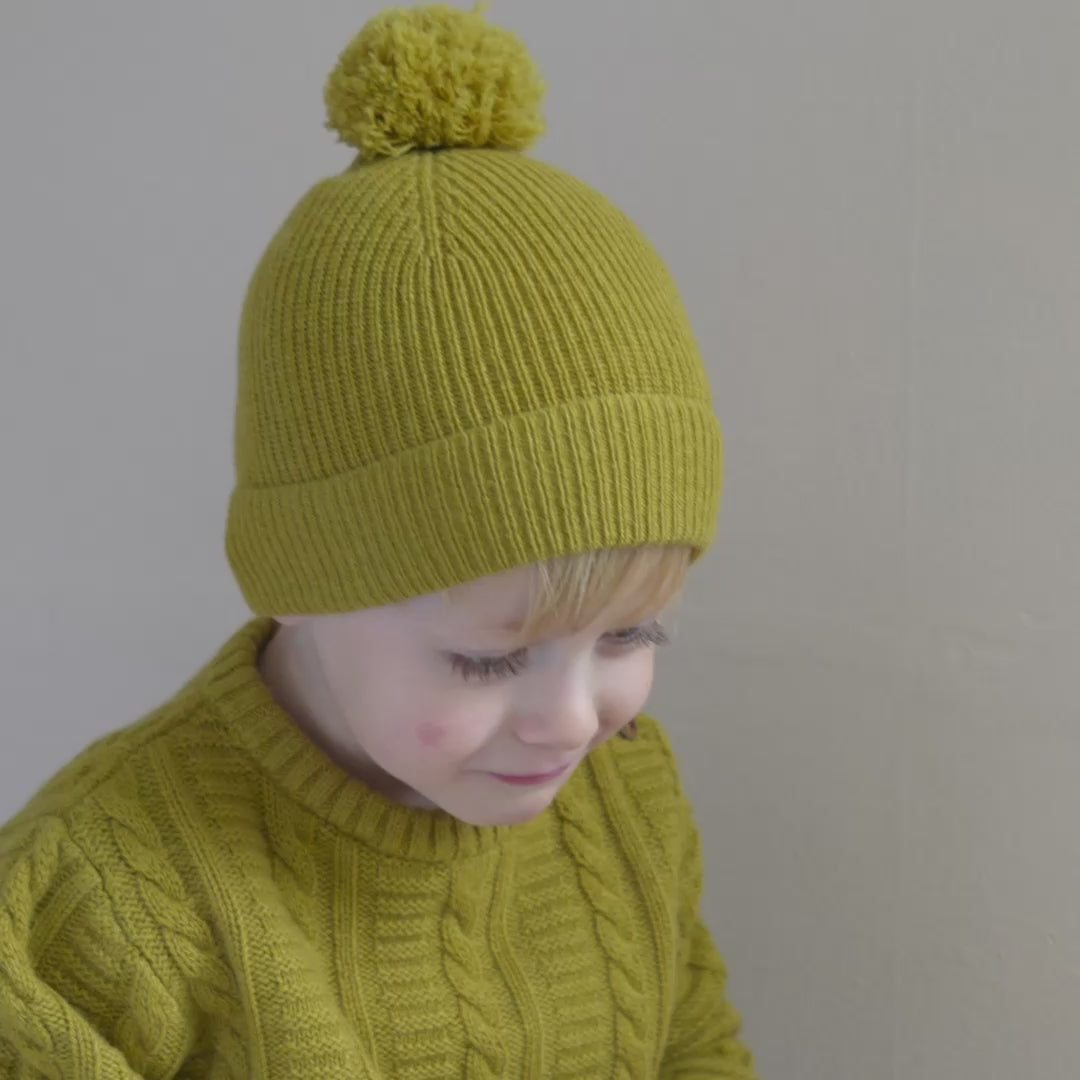 minimalisma Ipom - Children's cashmere/wool beanie Hat / Bonnet Olive