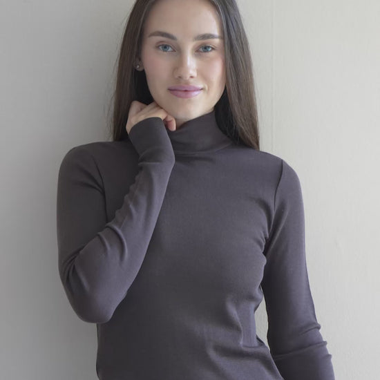 minimalisma Vakrast - Women's wool long sleeve turtleneck Blouse for women Dark Chocolate