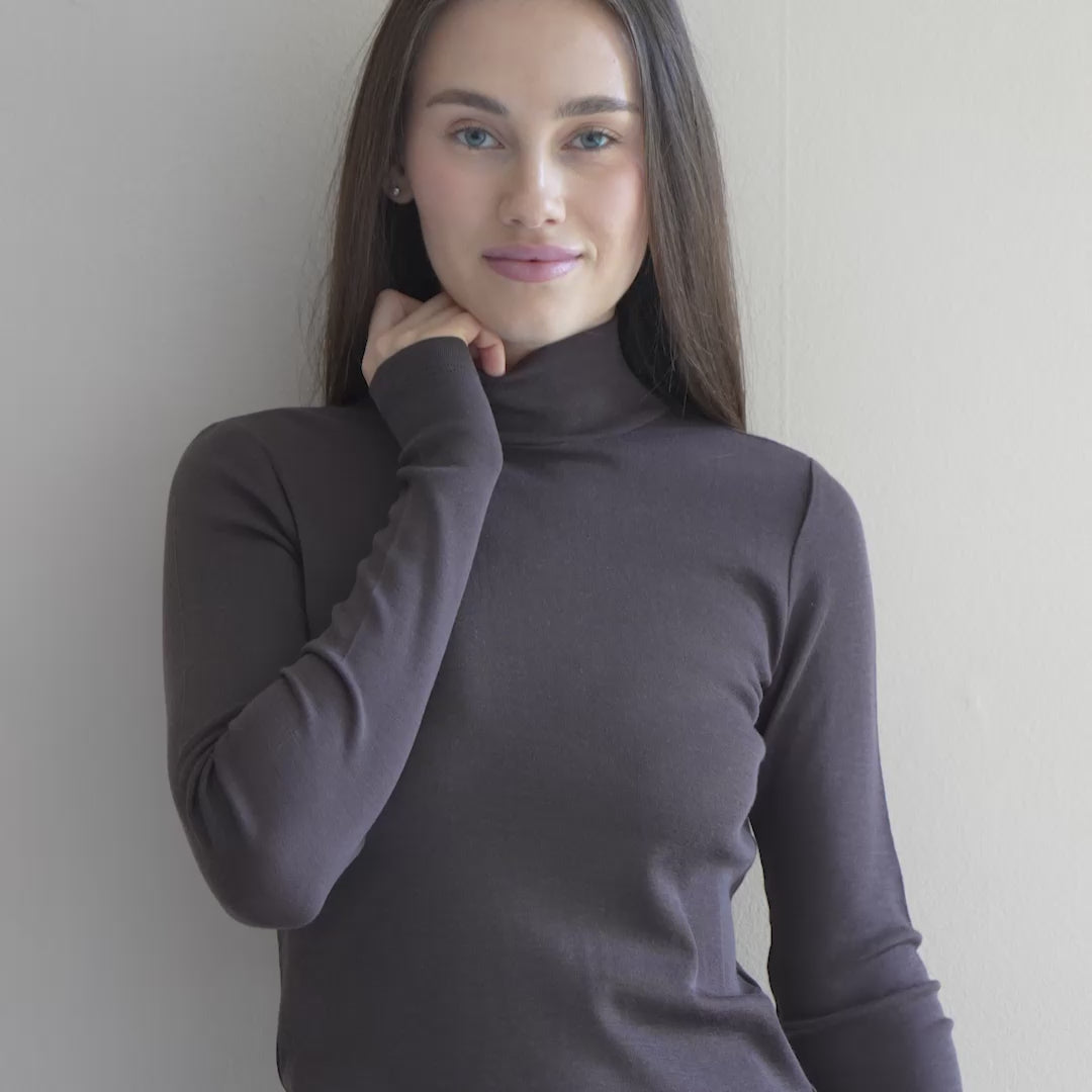 minimalisma Vakrast - Women's wool long sleeve turtleneck Blouse for women Dark Chocolate