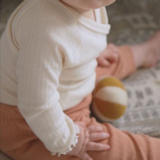 minimalisma Noi Body Nature with frills