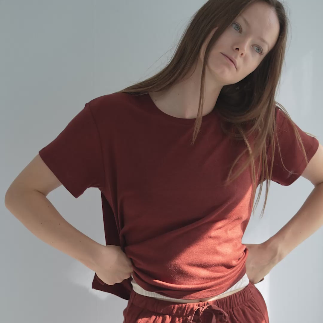 minimalisma Tee - Women's wool/silk t-shirt Blouse for women Hibiscus
