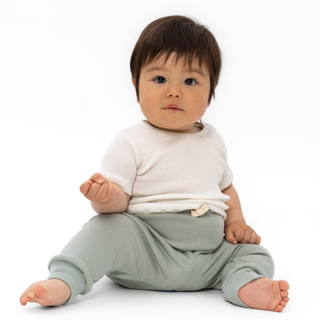minimalisma Finland Leggings / pants for babies and kids Breeze